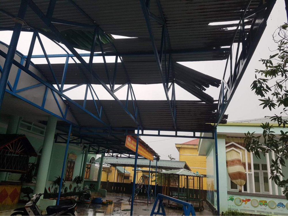 Trường mầm non Hải Khê huyện Hải lăng bị tốc mái