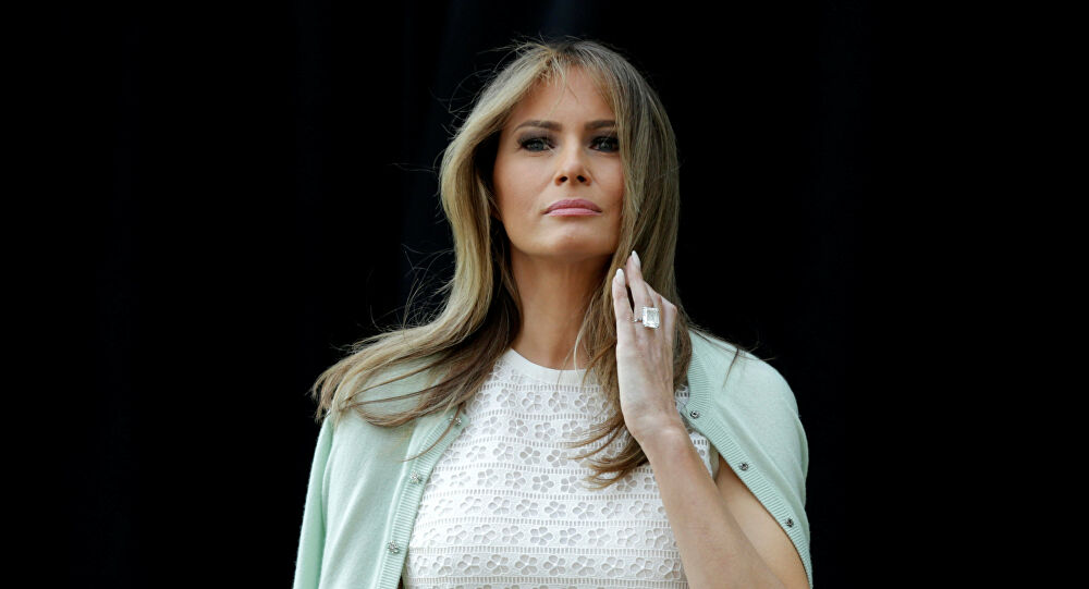   Melania Trump tham gia lễ khai trương Vườn chữa bệnh tại Trung tâm Y tế Quốc gia Trẻ em ở Washington. Ảnh: AFP