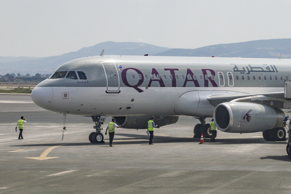 Vụ việc xảy ra vào đầu tháng Mười khiến dư luận quốc tế tức giận khi hàng chục nữ hành khách từ nhiều chuyến bay bị nhân viên an ninh Qatar đưa khỏi máy bay và kiểm xét cơ thể. Lý do vì họ tìm thấy một đứa trẻ sơ sinh bỏ trong thùng rác nhà vệ sinh của sân bay.