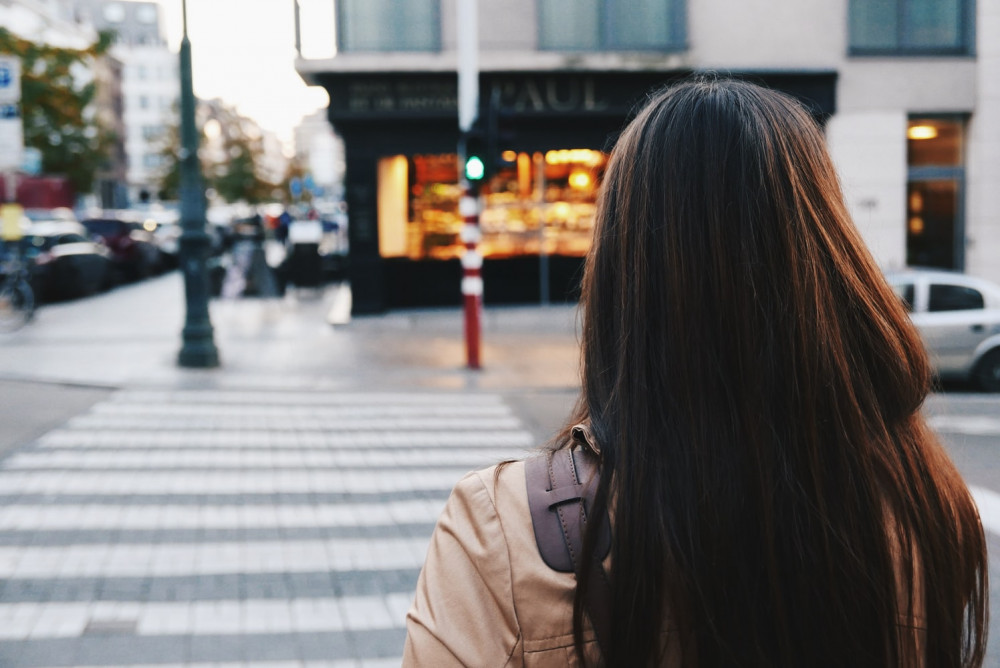 Không bí mật nào có thể che giấu mãi mãi. Chúng sẽ lộ ra vào đúng thời điểm, nếu có. Còn bây giờ, hãy mặc kệ những nghi ngờ và chiếc điện thoại của người kia. Ảnh minh họa.