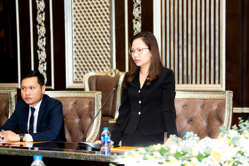 Bà Đỗ Thị Định, Tổng giám đốc Sunshine Homes phát biểu tại lễ ký kết. Ảnh: Sunshine Group