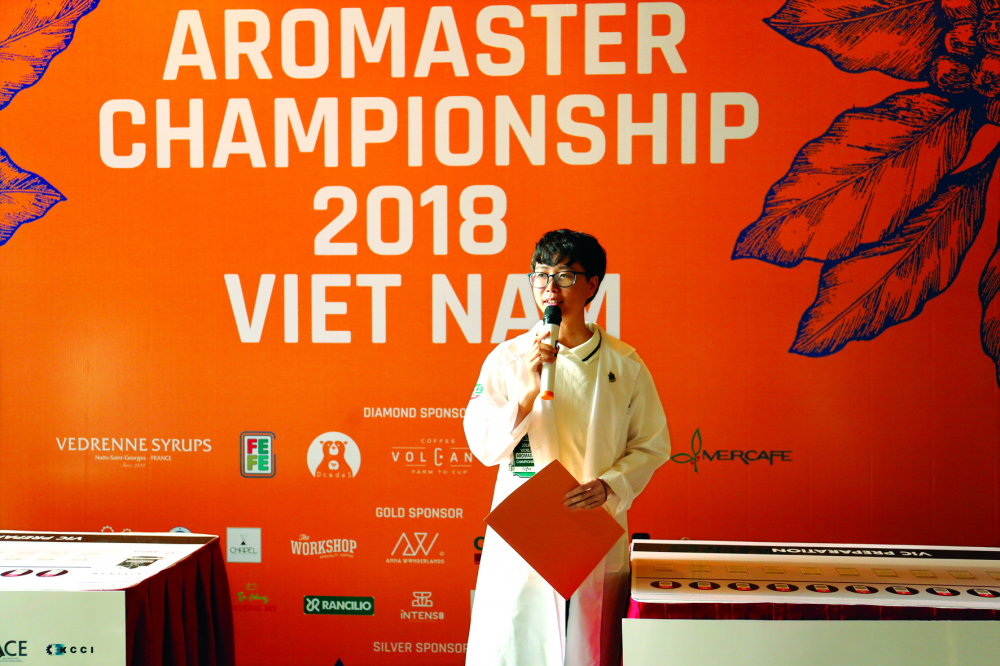 Julie Đặng trong vai trò trưởng giám khảo cuộc thi Aromaster quốc tế tại Việt Nam