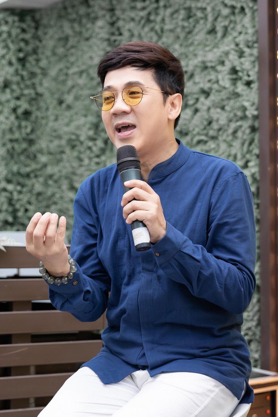 Nghệ sĩ Thành Lộc cho rằng việc bắt tay vào làm là cần thiết để giải quyết thực trạng