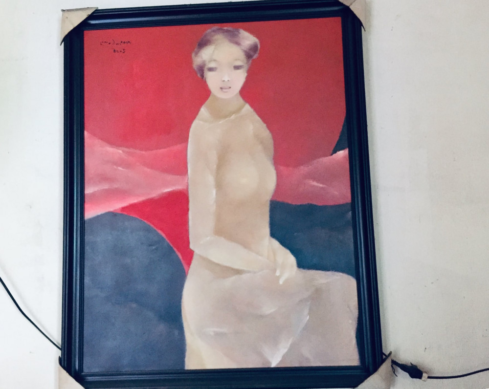 Một bức tranh vẽ phụ nữ của hoạ sĩ Phạm Cung