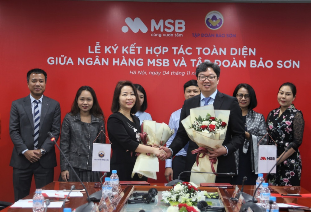 Tổng giám đốc Tập đoàn Bảo Sơn - bà Nguyễn Thị Thu Hà và Tổng giám đốc MSB - ông Nguyễn Hoàng Linh tại lễ ký kết hợp tác. Ảnh: MSB cung cấp