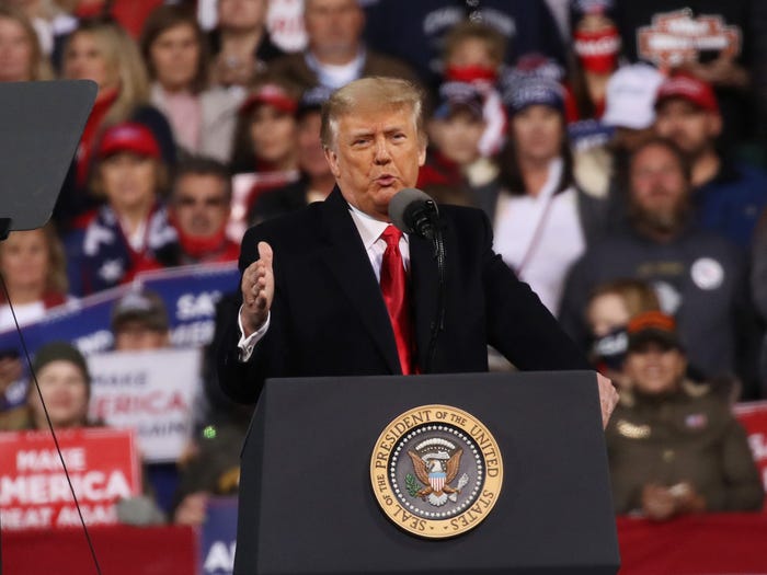 Tại cuộc vận động hôm 5/12 ở bang Georgia, Tổng thống Trump tiếp tục đưa ra những lời cáo buộc vô căn cứ rằng cuộc bầu cử Tổng thống Mỹ năm 2020 đã bị gian lận.