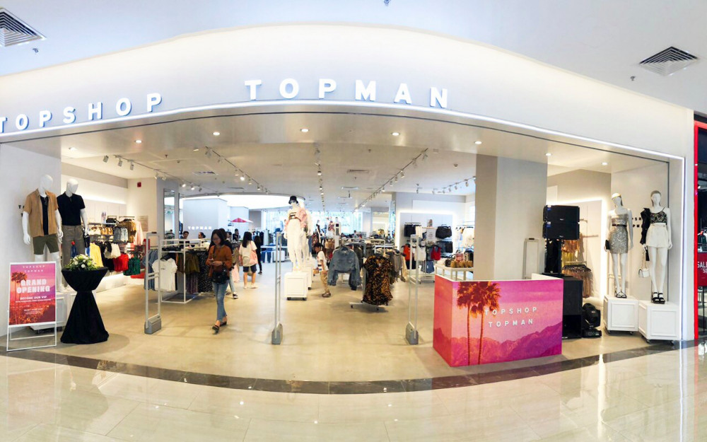 Một trong ba cửa hàng thời trang Topshop tại Việt Nam.