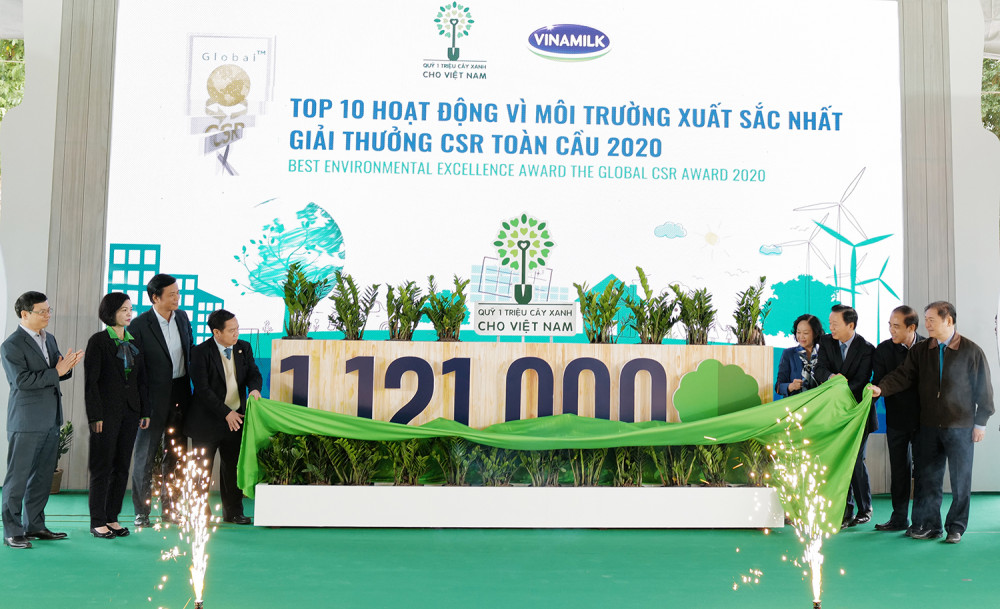 Vinamilk và Quỹ 1 triệu cây xanh cho Việt Nam chính thức hoàn thành mục tiêu với 1.121.000 cây xanh được trồng trong 9 năm qua. Ảnh: Vinamilk