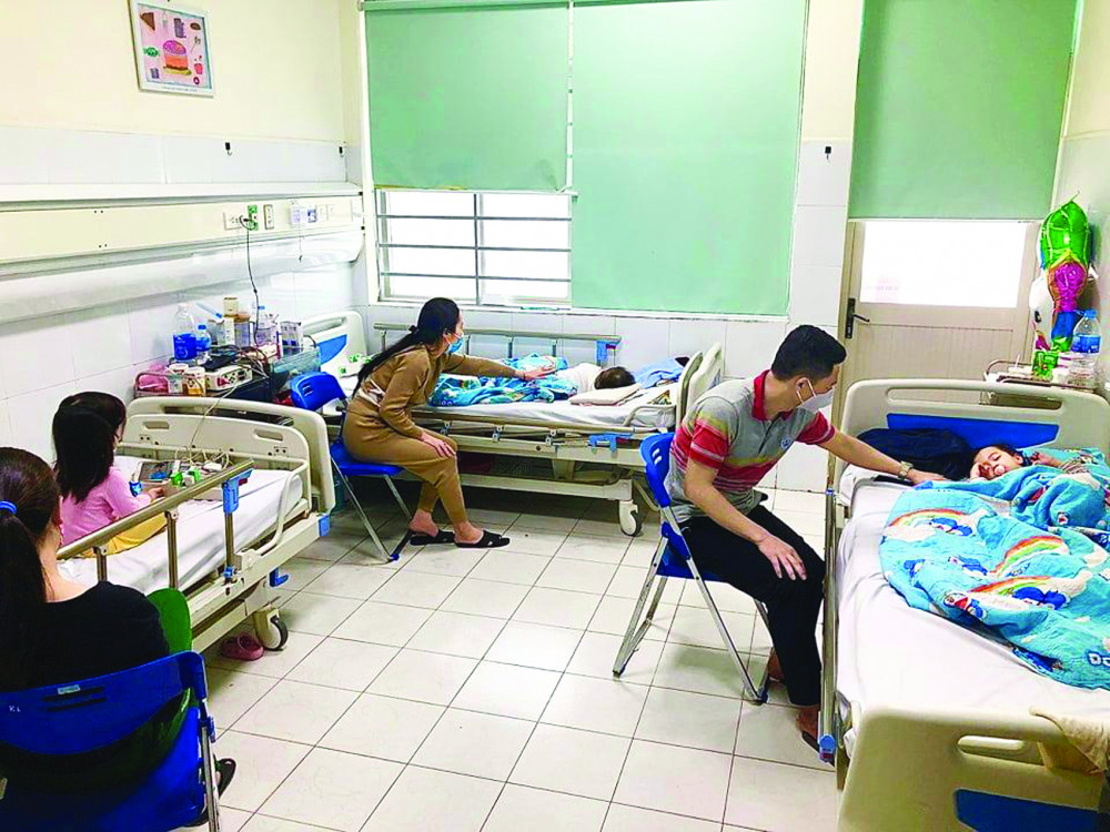 Bệnh nhân cúm A đang điều trị tại Bệnh viện Nhi Trung ương