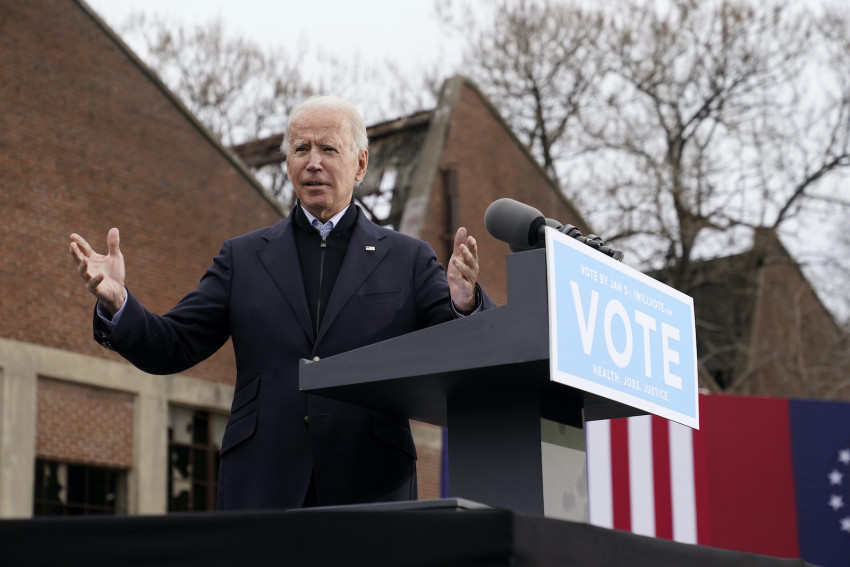 Hôm 15/12, Tổng thống đắc cử Joe Biden phát biểu tại một cuộc vận động ở Atlanta dành cho hai ứng cử viên đảng Dân chủ Georgia - Raphael Warnock và Jon Ossoff - trong cuộc đua vào Thượng viện Mỹ
