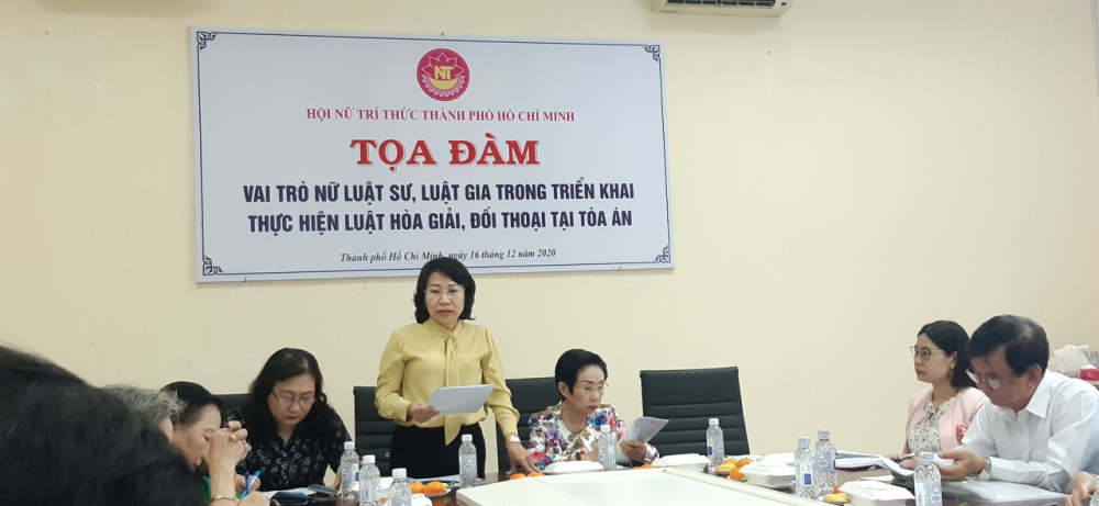 Bà Phạm Thị Thu Hà- Phó Chánh án TAND TPHCM tổng kết việc thí điểm về hòa giải, đối thọai tại tòa án ở TPHCM.
