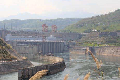 Thủy điện Jinghong - con đập ở vị trí cực nam thuộc 11 đập trên sông chính sông Lan Thương-Mekong - ở Trung Quốc. Ảnh: International Rivers