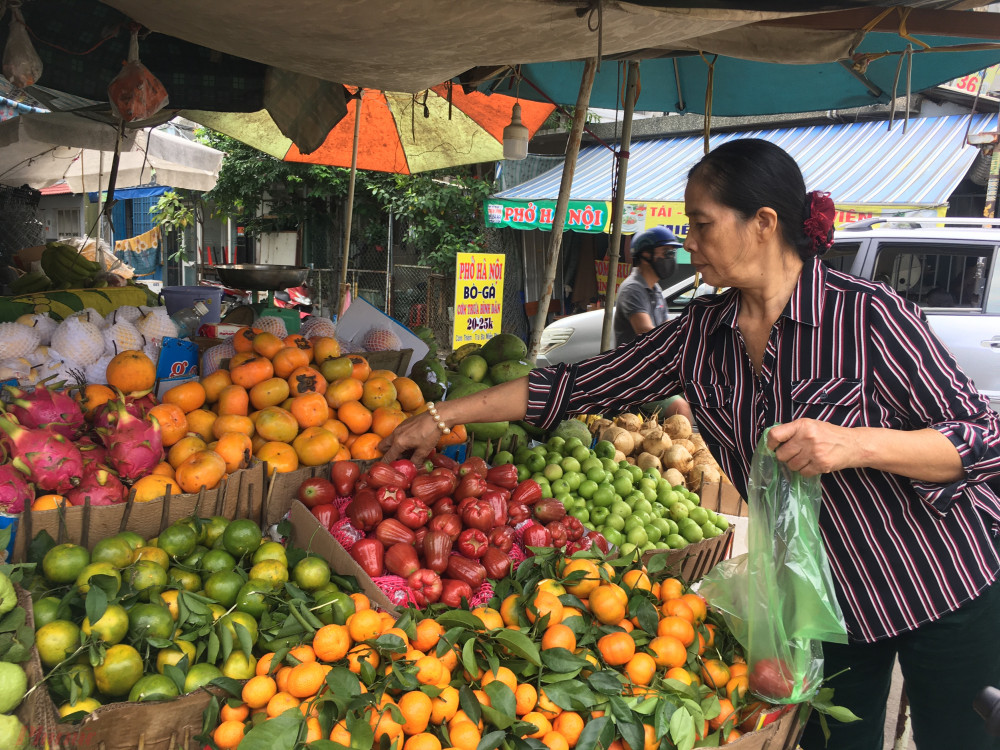 Mận đang khan hàng, giá tăng gần gấp đôi lên 45.000 đồng/kg.