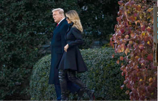 Tổng thống Donald Trump và Đệ nhất phu nhân Melania Trump đi nghỉ ở Florida, bỏ lại đằng sau sự hỗn loạn ở Washington - Ảnh: AFP/Getty Images