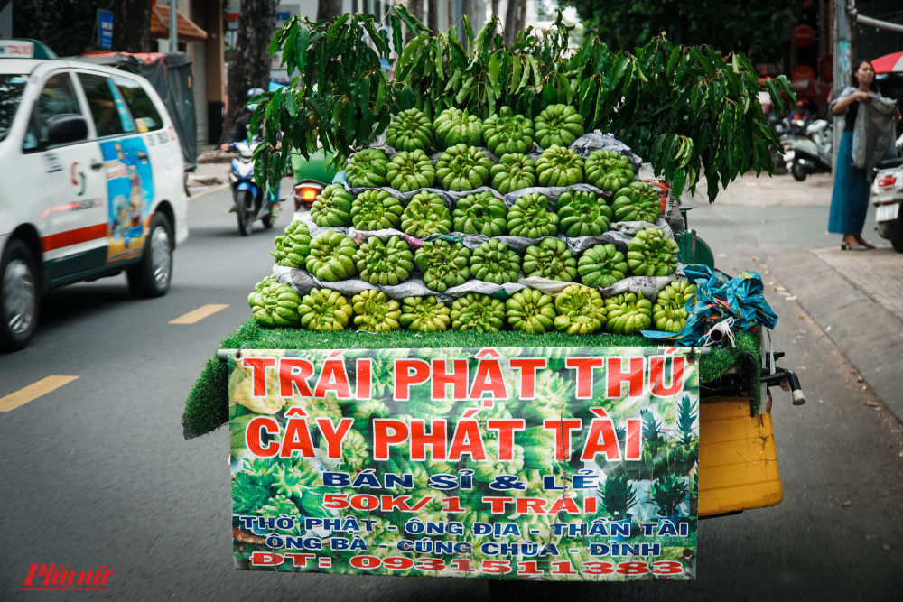 Trái Phật Thủ, cây phát tài được người dân bày bán nhiều nơi