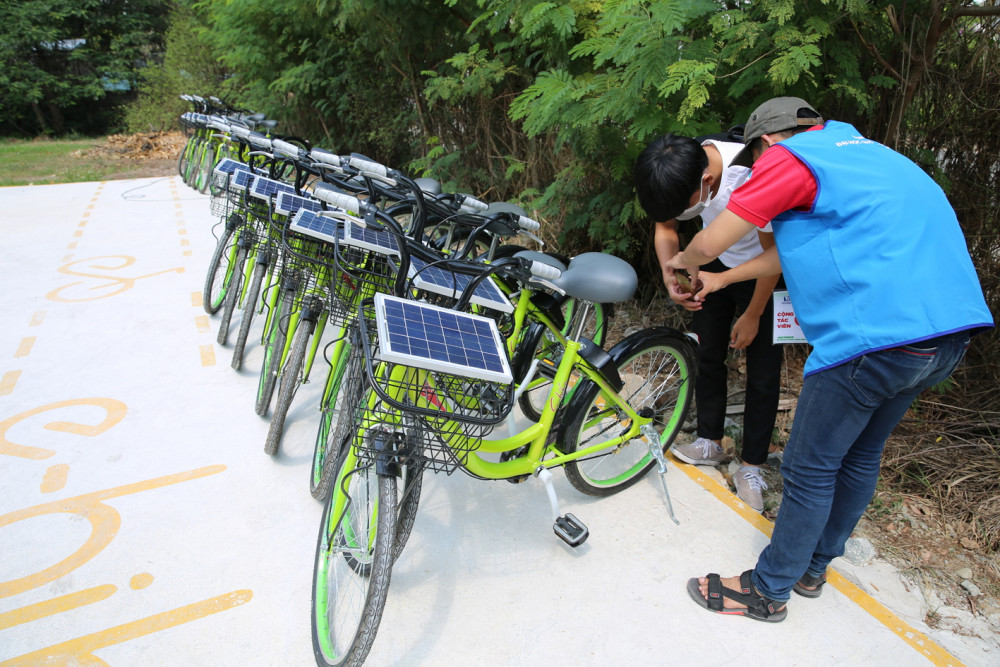 Xe đạp của dự án xe đạp cộng đồng đang thử nghiệm ở làng Đại học Quốc gia TP.HCM - Ảnh: Đỗ Minh