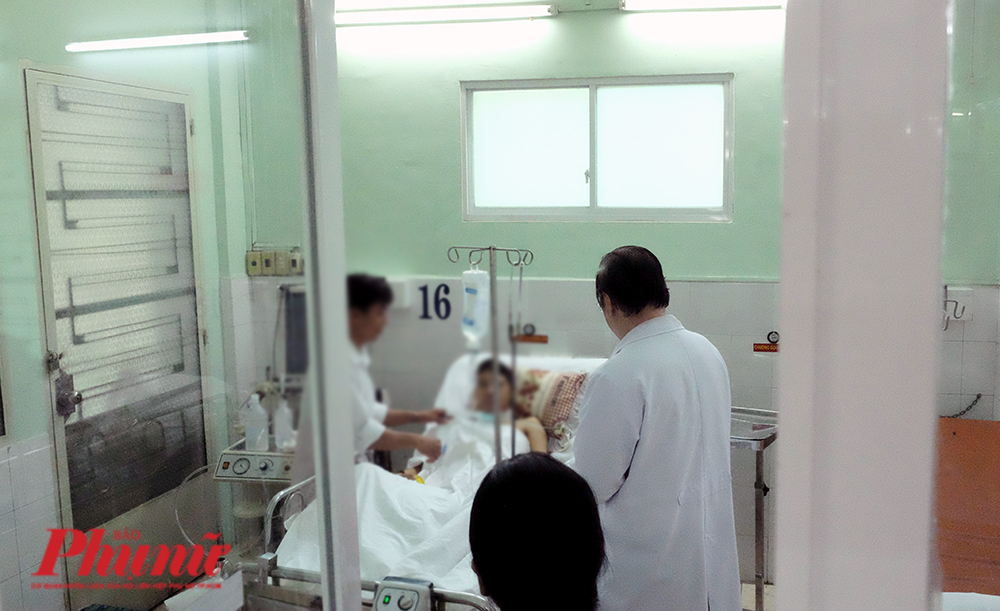 Chăm sóc cho bệnh nhân nặng tại Bệnh viện Nguyễn Tri Phương (TPHCM)