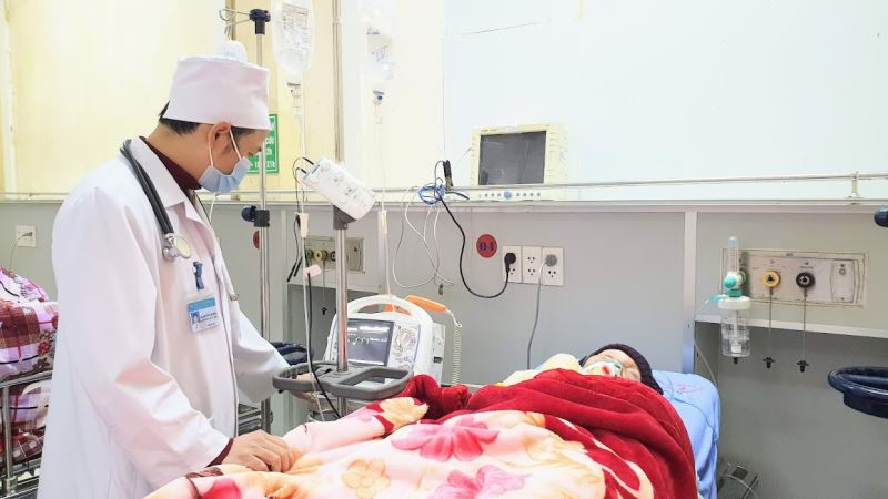 Bệnh viện Đa khoa tỉnh Vĩnh Phúc cảnh báo về tình trạng uống thuốc hạ huyết áp tùy tiện, quá liều
