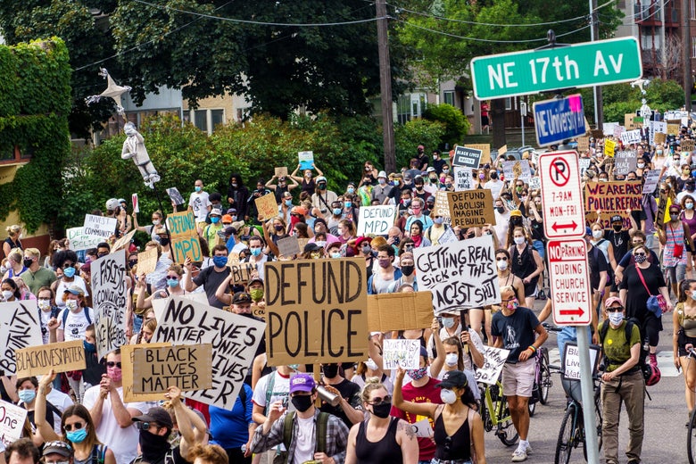 Những cuộc biểu tình Black Lives Matter - BLM nổ ra khắp thế giới theo sau cái chết của George Floyd