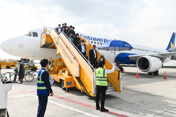 Chuyến bay đầu tiên của Vietravel chở khách theo lộ trình TPHCM - Huế - Hà Nội. Ảnh: Vietravel Airlines
