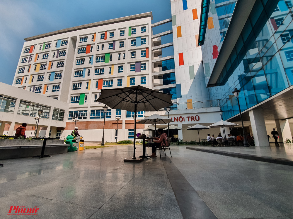 bệnh viện ngụ tại xã Tân Kiên, huyện Bình Chánh và được định hướng là bệnh viện chuyên khoa Nhi hạng I, với khoảng 300-4000 bệnh nhi điều trị nội trú. 