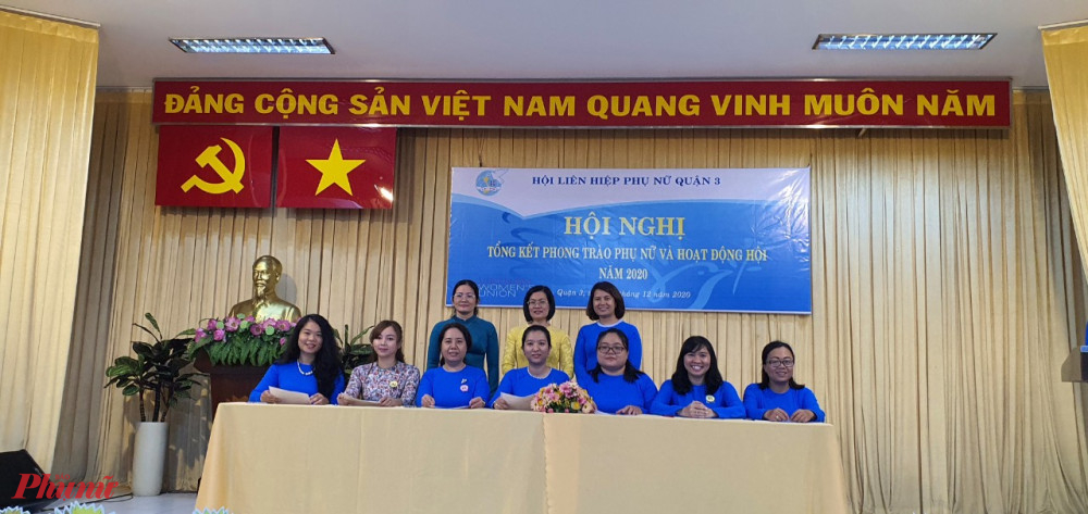 Hội LHPN các phường ký kết hưởng ứng phong trào thi đua năm 2021. 