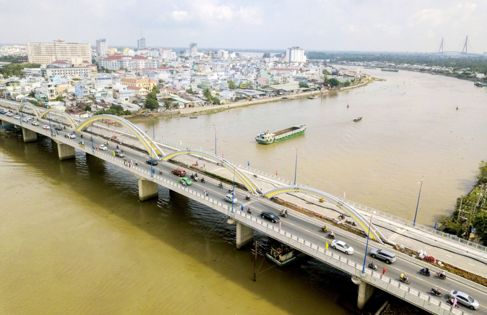 Cầu Quang Trung được thông xe, tạo đòn bẩy thúc đẩy phát triển kinh tế, thu hút các nhà đầu tư đến với Cần Thơ