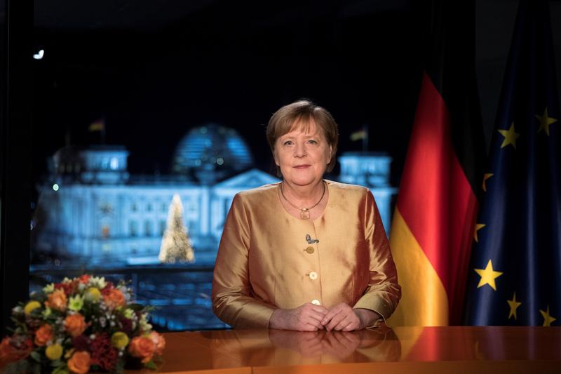 Thủ tứng Đức phát biểu trên truyền hình chào đón năm 2021.