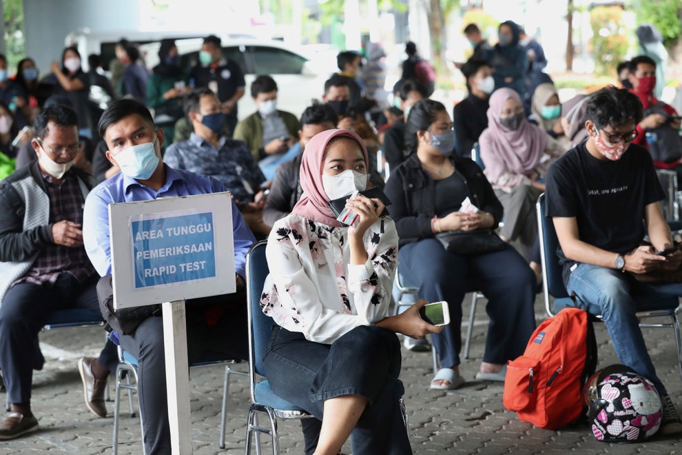 Chỉ trong tháng 12/2020, Indonesia đã chứng kiện sự tăng vọt số ca lây nhiễm COVID-19 - Ảnh: AP