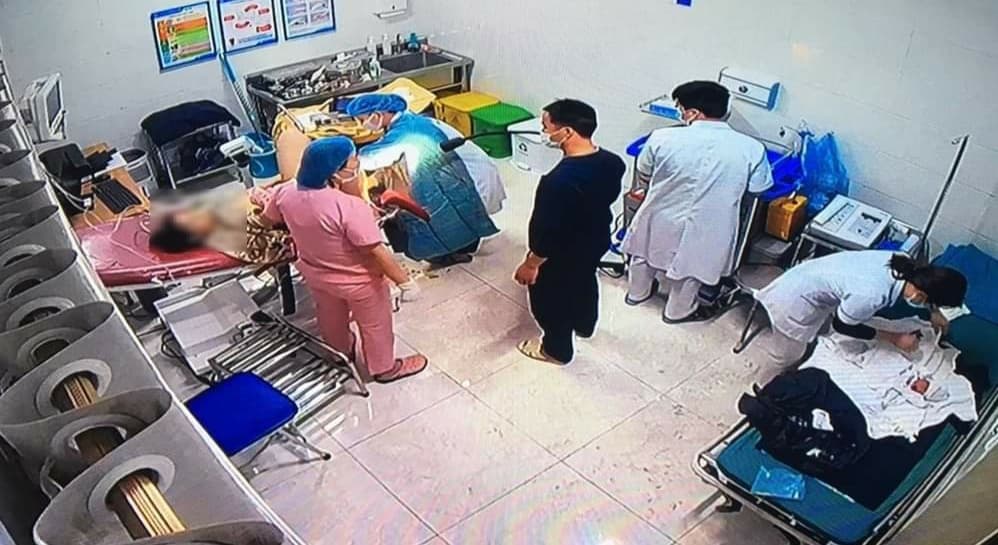 Thai phụ Q. không biết mình chuyển dạ nên khi tới Phòng khám, tử cung đã mở gần hết