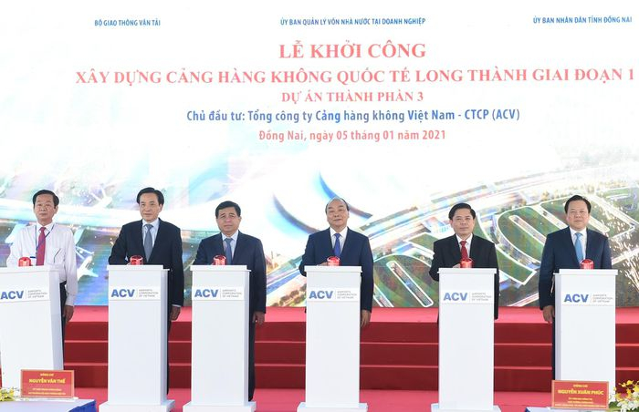Thủ tướng bấm nút khởi công xây dựng Cảng hàng không quốc tế Long Thành giai đoạn 1 – dự án thành phần 3. Ảnh VGP