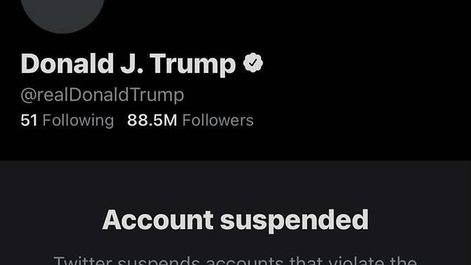 Twitter đình chỉ vĩnh viễn tài khoản của Tổng thống Donald Trump.