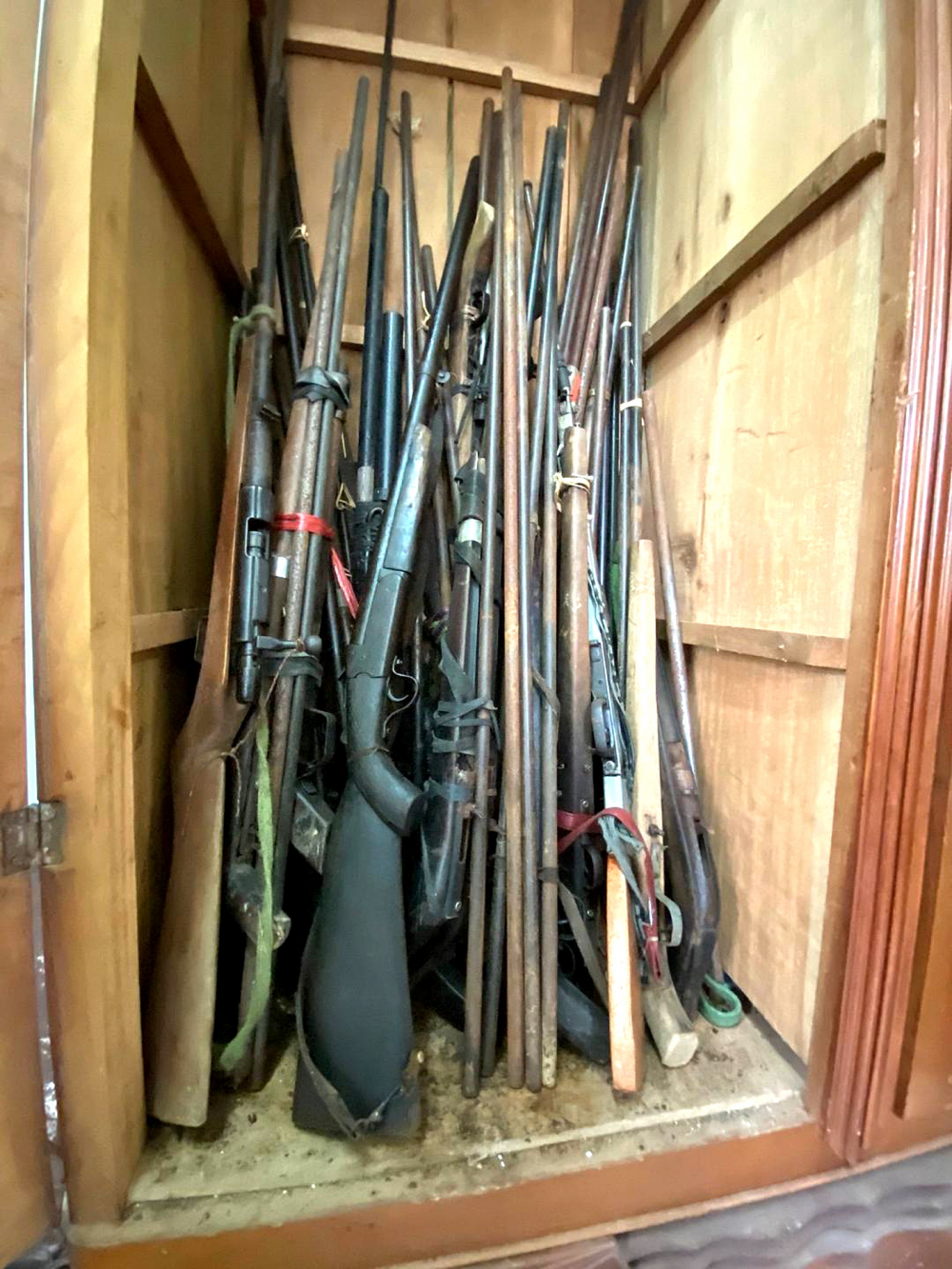 Năm qua, Công an TP.HCM tiếp nhận hàng ngàn vũ khí tự chế do người dân tự nguyện giao nộp