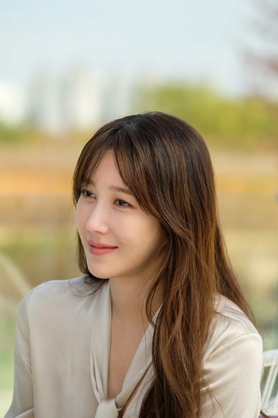 Vẻ đẹp thanh thuần của Lee Ji ah trong phim Cuộc chiến thượng lưu.