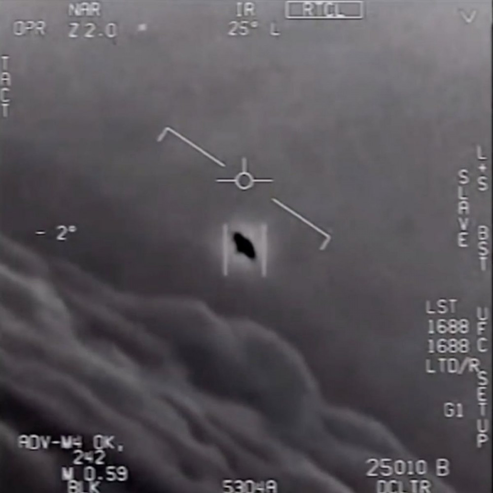 Hình ảnh một vật thể không xác định bay trong không trung do quân đội Mỹ ghi nhận
