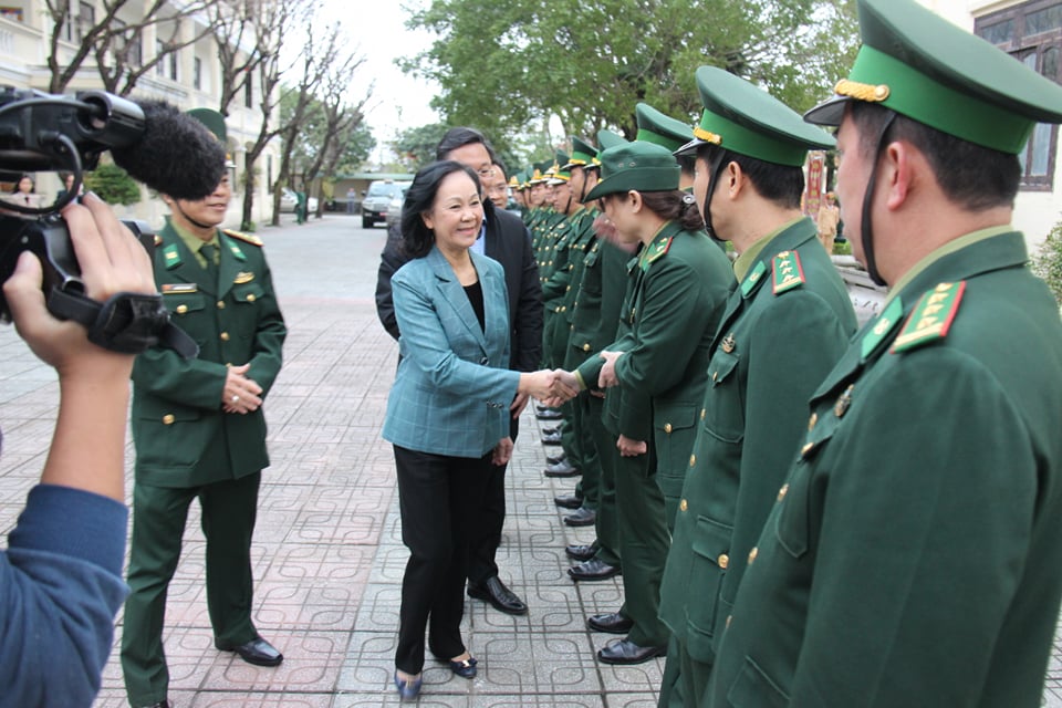 Bà Trương Thị Mai đánh giá cao những đóng góp thiết thực, quan trọng của lực lượng bộ đội biên phòng tỉnh Quảng Nam trong thời gian qua