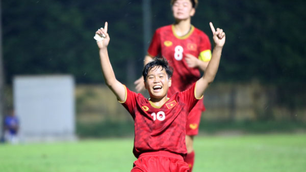 Ngân Thị Vạn Sự đoạt giải Cầu thủ trẻ nữ xuất sắc. Ở mùa giải 2020, Vạn Sự cùng đội Hà Nội đạt giải á quân giải quốc gia