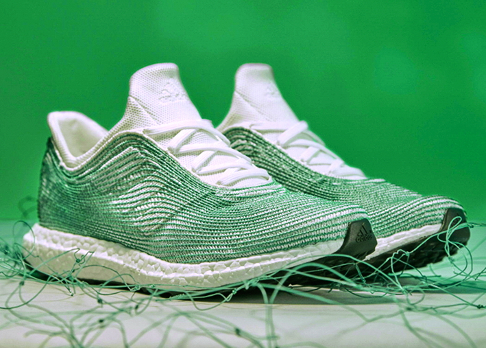 Một mẫu giày của thương hiệu Adidas được làm từ lưới đánh cá
