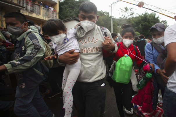 “Chính phủ Guatemala lấy làm tiếc về hành vi vi phạm chủ quyền quốc gia này và kêu gọi các chính phủ Trung Mỹ thực hiện các biện pháp để tránh khiến cư dân của họ gặp nguy hiểm trong bối cảnh tình trạng khẩn cấp về sức khỏe do đại dịch,” tuyên bố của Giammattei tiếp tục.