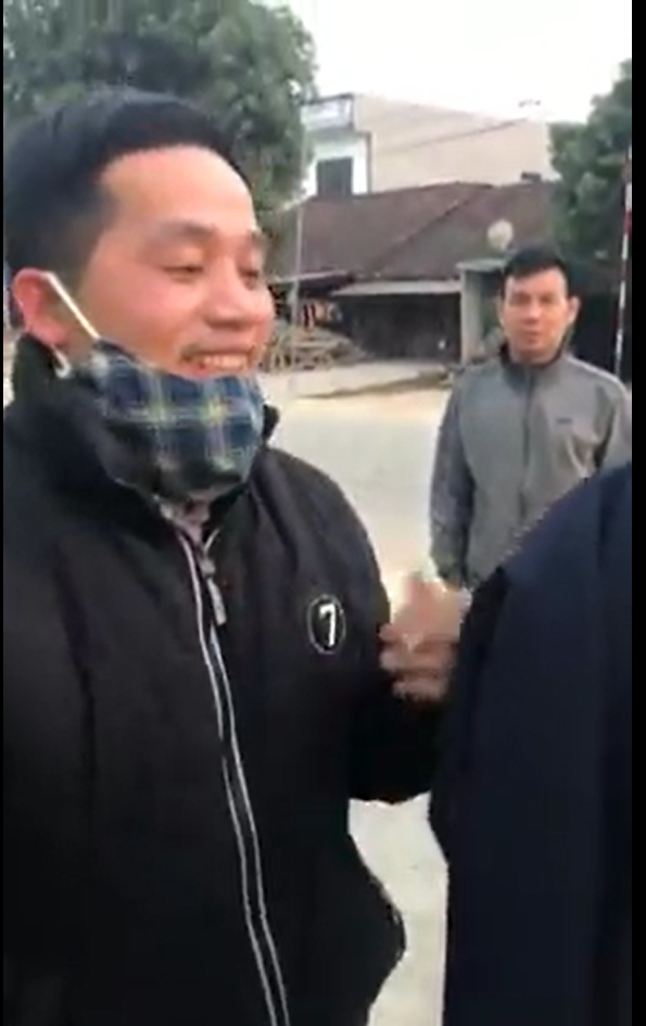 Chân dung người chồng được khen ngợi người đàn ông số một Việt Nam. Ảnh cắt từ clip
