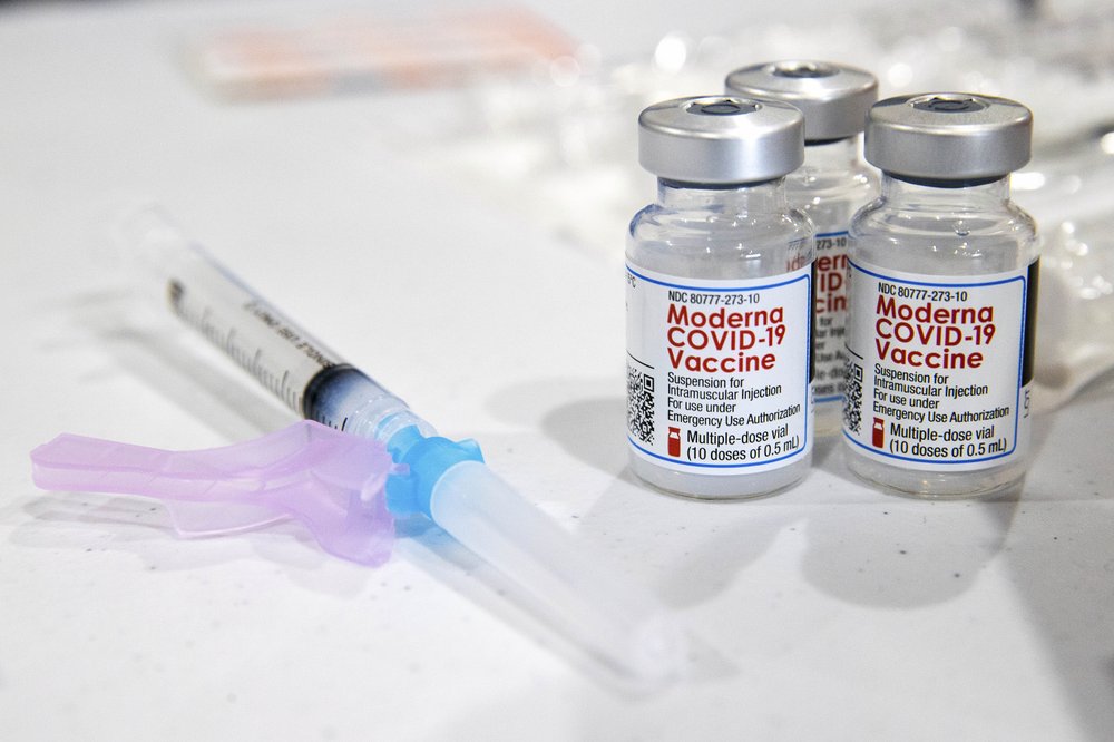 Kêu gọi ngừng tiêm vắc-xin Moderna khi một số người ở bang California bị dị ứng nghiêm trọng
