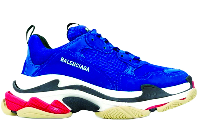 Mẫu giày thể thao Triple S của Balenciaga có giá 976 USD