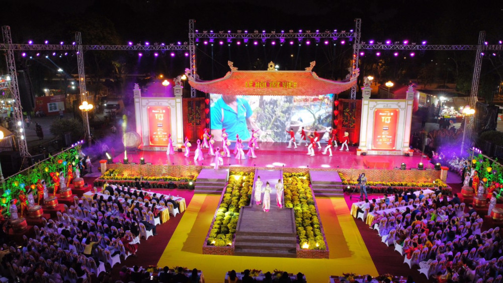 Phát biểu tại lễ khai mạc, Thứ trưởng Bộ Văn hóa, Thể thao và Du lịch Tạ Quang Đông khẳng định, Tết là một trong những nét văn hoá cổ truyền thống lâu đời, đặc sắc, có ý nghĩa quan trọng đối với người Việt.