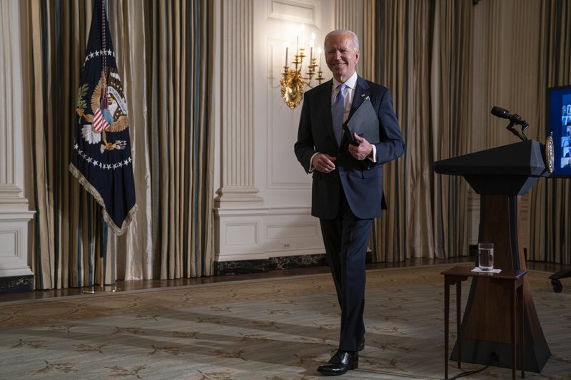 Tổng thống Joe Biden đảo ngược một loạt chính sách trước đó của ông Donald Trump.