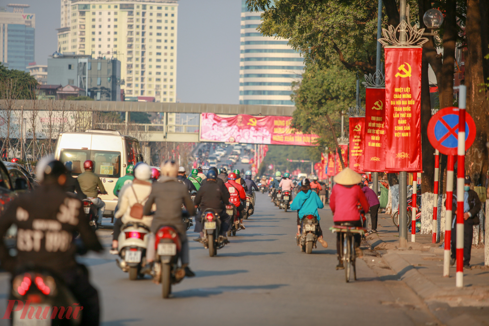 Để đảm bảo an ninh, an toàn, thông suốt phục vụ các hoạt động của Đại hội Đảng, Công an TP. Hà Nội đã đưa ra phương án phân luồng giao thông, tạm cấm hơn 20 tuyến đường.