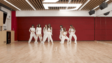 Twice phát hành cùng lúc 2 video luyện tập vũ đạo cho Cry for Me.