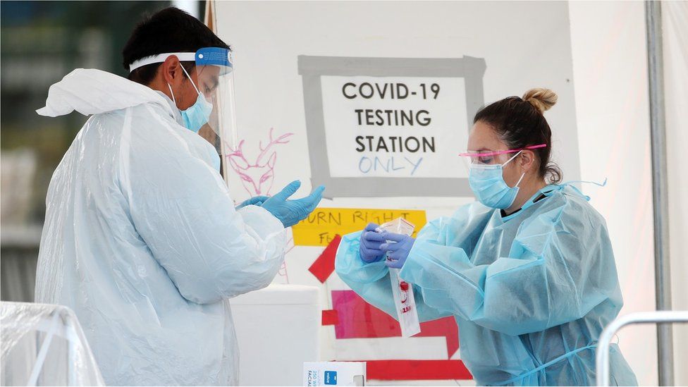 Trường hợp dương tính sau nhiều ngày cách ly khiến New Zealand quay trở lại trạng thái cảnh giác cao trước mối nguy từ biến chủng COVID-19