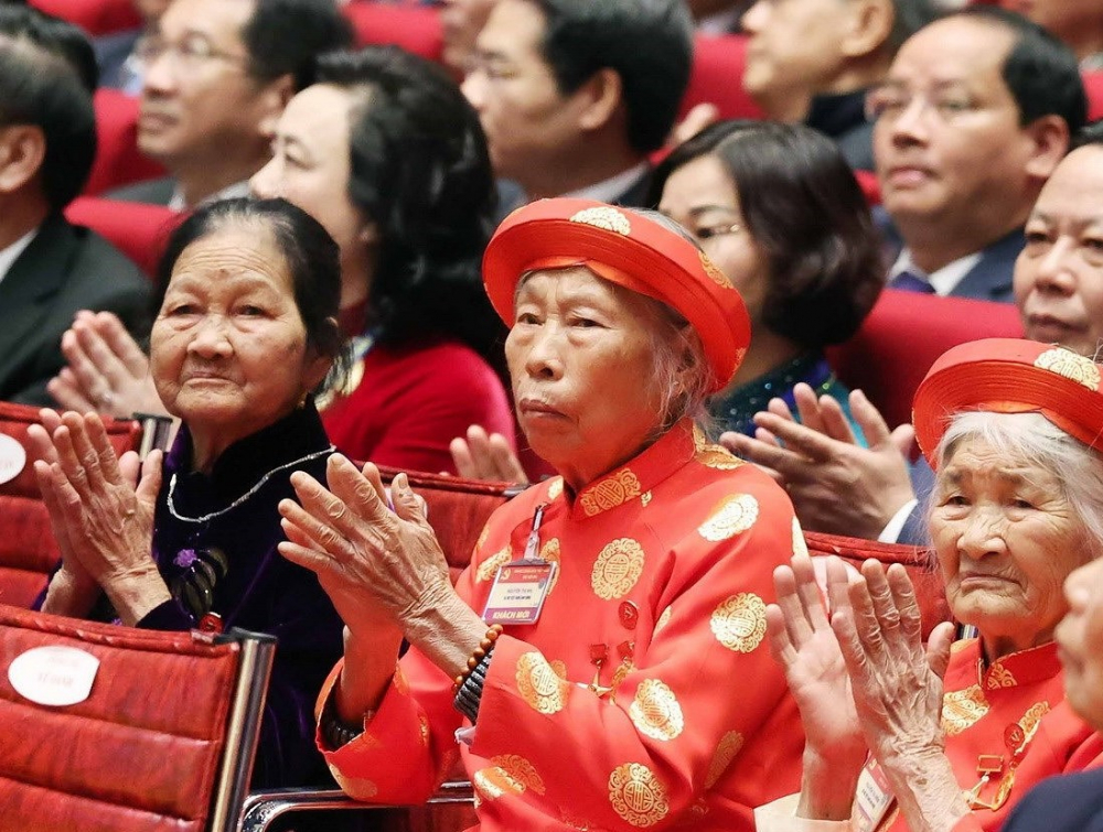 Các bà Mẹ Việt Nam Anh hùng về tham dự Đại hội XIII
