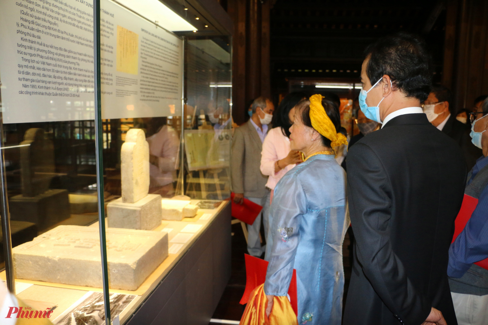 Chiều 31/1 Bảo tàng Cổ vật cung đình (Trung tâm Bảo tồn di tích cố đô Huế) đã tổ chức triển lãm trưng bày các cổ vật về hoàng đế Gia Long nhân kỷ niệm 200 mất của vị Hoàng đế đầu tiên sáng lập lên triều đại nhà Nguyễn (1802-1945)