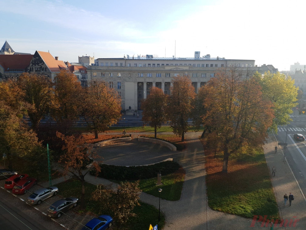 Trường ĐH Kinh tế Poznan - nơi Quỳnh Anh học tập